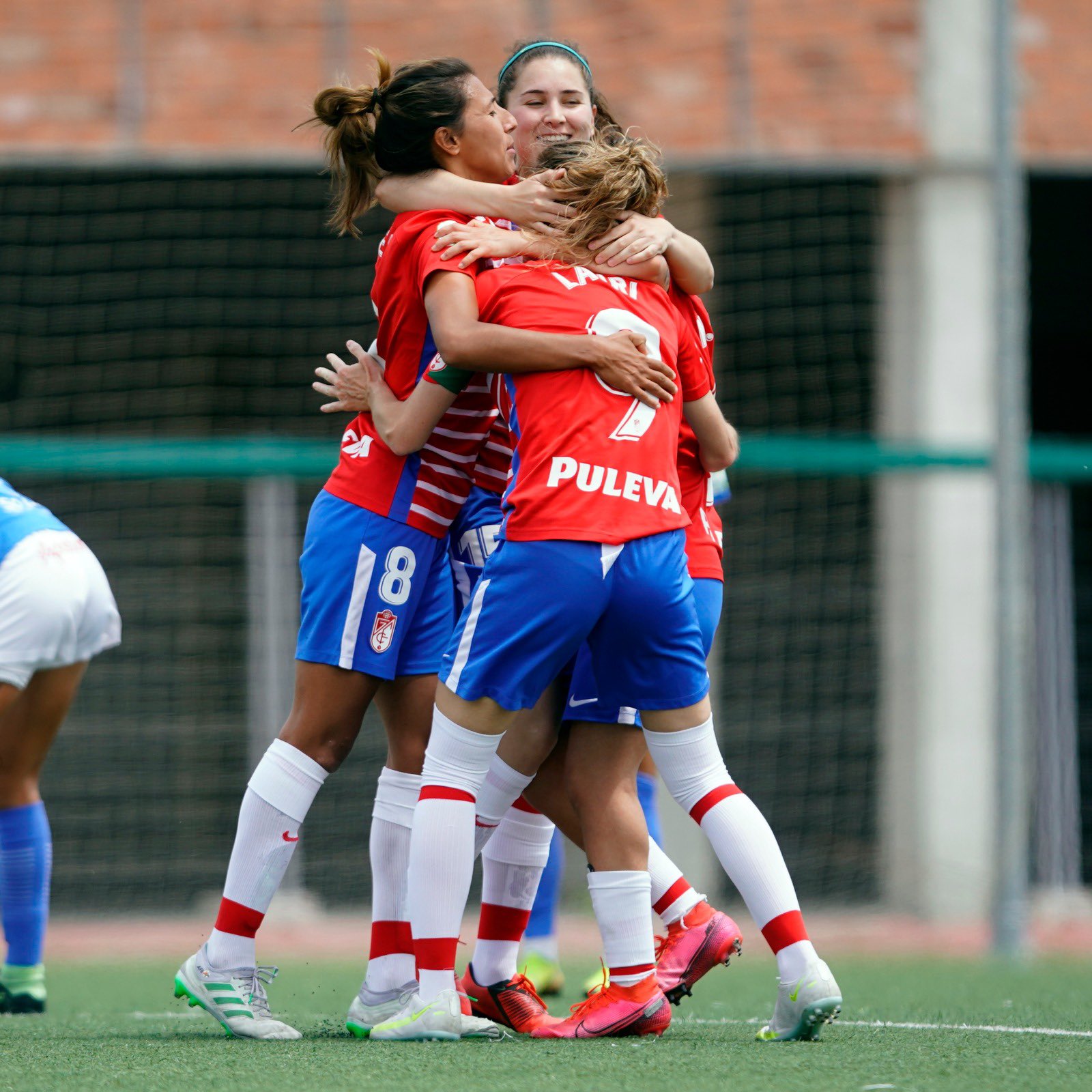 Las jugadoras rojiblancas celebran el segundo tanto de la mañana de hoy (GCF FEMENINO)