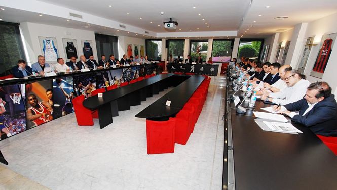 Imagen de la reunión de trabajo llevada a cabo este martes por los clubs en la ACB (ACB PHOTO)