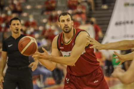 Alejandro Bortolussi durante el partido ante Coruña (JOSÉ VELASCO) Alejandro Bortolussi durante el partido ante Coruña (JOSÉ VELASCO)