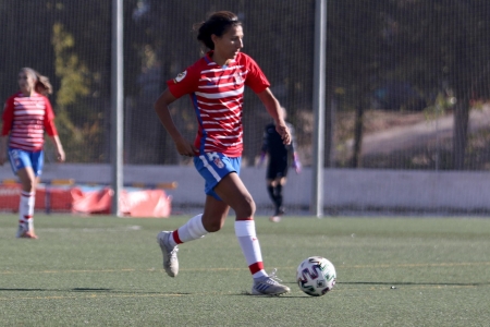 Pamela González llegó el pasado verano al Granada Femenino y fue una de las mejores jugadoras de la temporada (JOSÉ VELASCO / GRJ) Pamela González llegó el pasado verano al Granada Femenino y fue una de las mejores jugadoras de la temporada (JOSÉ VELASCO / GRJ)