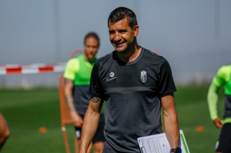 Rubén Torrecilla seguirá en el banquillo del Recreativo (GRANADA CF) Rubén Torrecilla seguirá en el banquillo del Recreativo (GRANADA CF)