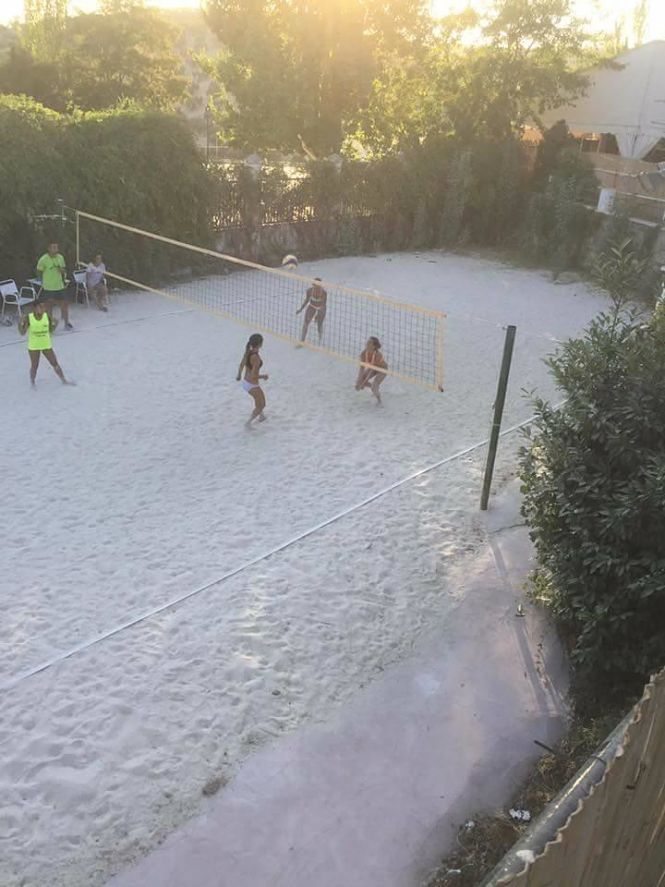 Jugadores del torneo de voley playa en Montefrío (AYTO. MONTEFRIO)