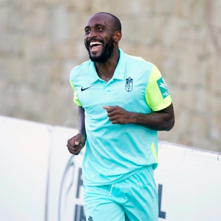 Foulquier celebra el tanto que abrió el marcador ante la Balona (PEPE VILLOSLADA / GCF)