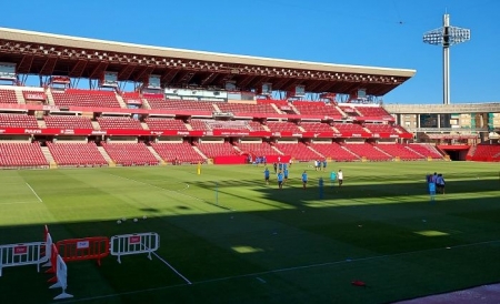 El `Nuevo Los Cármenes` volverá a acoger público esta noche ante el Málaga (FRAN CALVO) El `Nuevo Los Cármenes` volverá a acoger público esta noche ante el Málaga (FRAN CALVO)