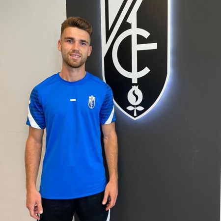 Eu es el nuevo lateral zurdo del Recreativo (GRANADA CF)