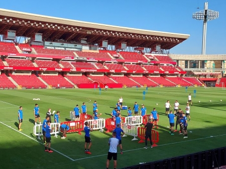 El Granada volverá hoy a reencontrarse, de manera oficial, con su afición en el `Nuevo Los Cármenes` (FRAN CALVO) El Granada volverá hoy a reencontrarse, de manera oficial, con su afición en el `Nuevo Los Cármenes` (FRAN CALVO)