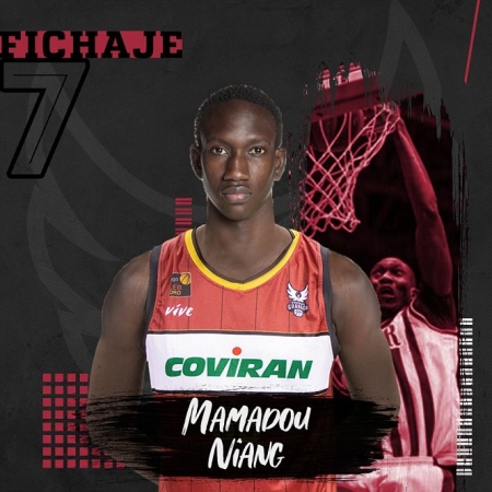 Mamadou Niang será el `center` del Covirán Granada (FUNDACIÓN CB GRANADA) Mamadou Niang será el `center` del Covirán Granada (FUNDACIÓN CB GRANADA)