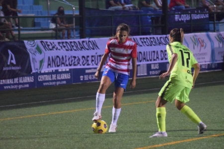 Laura Pérez, en un lance del partido frente al Pozoalbense (RFAF)