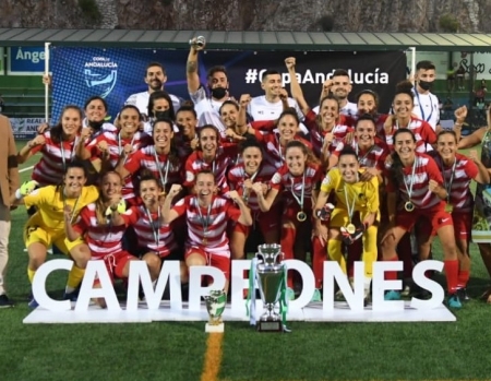 El Granada se proclama campeón de la Copa Andalucía tras imponerse esta tarde al Sporting de Huelva en Mijas (RFAF) El Granada se proclama campeón de la Copa Andalucía tras imponerse esta tarde al Sporting de Huelva en Mijas (RFAF)