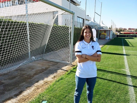 Cristina Postigo posa para Granada En Juego en la Ciudad Deportiva (FRAN CALVO)