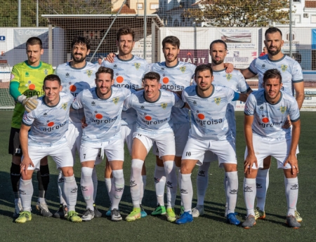 Once inicial del Agroisa Huétor Tájar en Torre del Mar (MIGUEL A. CASTILLO)