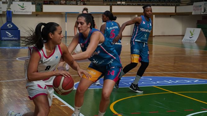  El Manuela Fundación Raca se llevó un disputado partido en Plasencia (RACA) 
