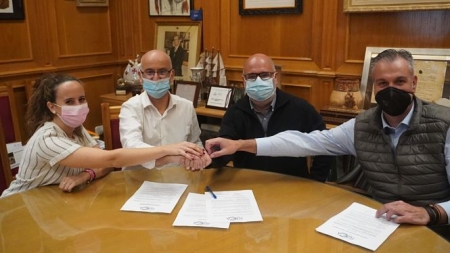 Imagen de la firma del convenio (RACA) Imagen de la firma del convenio (RACA)