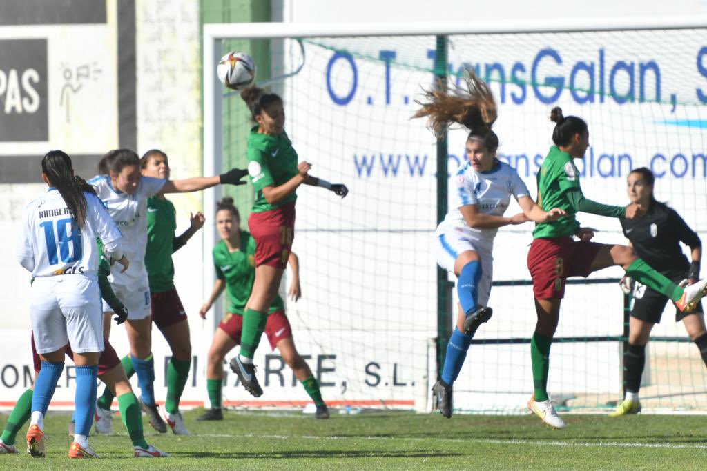 El Granada Femenino puso fin a su mala racha con una gran victoria en Pozoblanco (CD POZOALBENSE)