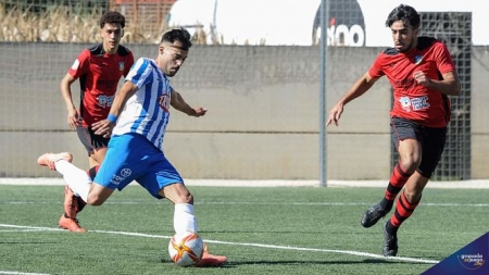 El CF Motril vuelve a liderar el Grupo IX (JOSÉ M. BALDOMERO) 