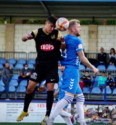 El CF Motril consiguió un trabajado triunfo ante el Alhaurín de la Torre (CF MOTRIL) El CF Motril consiguió un trabajado triunfo ante el Alhaurín de la Torre (CF MOTRIL)