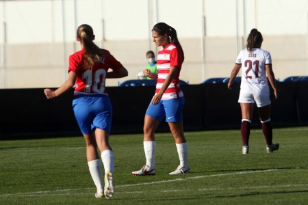 Raquel y Laura Pérez celebran el gol de la segunda ante el Alba Fundación (JOSÉ VELASCO / GRJ) Raquel y Laura Pérez celebran el gol de la segunda ante el Alba Fundación (JOSÉ VELASCO / GRJ)