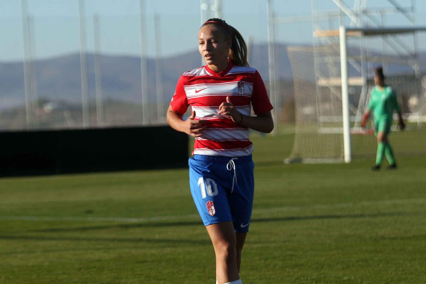 Raquel, durante el último partido del Granada ante el Alba Fundación (JOSÉ VELASCO / GRJ)