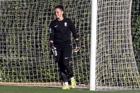 Andrea Romero, durante el encuentro entre el Granada Femenino y el Alba Fundación (JOSÉ VELASCO / GRJ) Andrea Romero, durante el encuentro entre el Granada Femenino y el Alba Fundación (JOSÉ VELASCO / GRJ)
