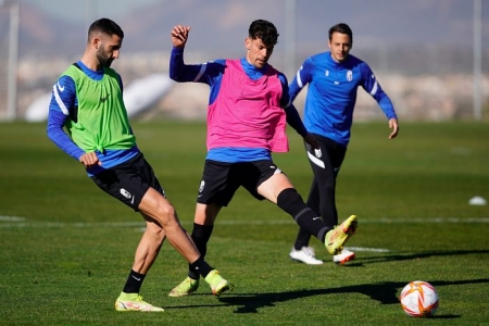 El Granada está obligado a ganar en Mancha Real para seguir avanzando en Copa (PEPE VILLOSLADA / GCF) El Granada está obligado a ganar en Mancha Real para seguir avanzando en Copa (PEPE VILLOSLADA / GCF)