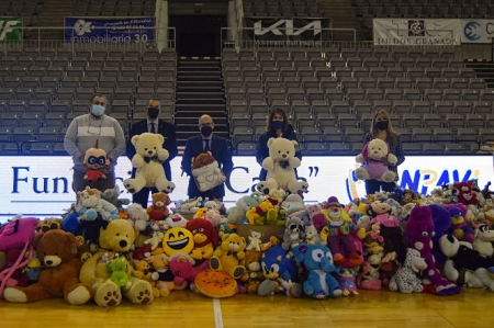Imagen de los peluches entregados (FUNDACIÓN CB GRANADA) Imagen de los peluches entregados (FUNDACIÓN CB GRANADA)