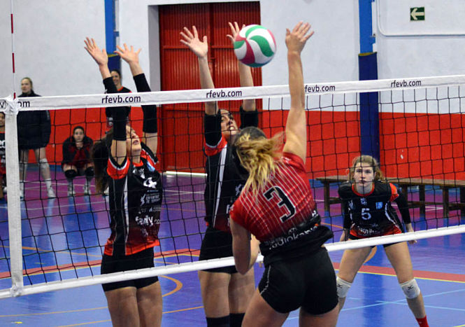 Maria Castro realiza un remate (J. PALMA(