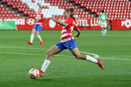 El Granada Femenino jugará su partido aplazado frente al Alhama en el `Nuevo Los Cármenes` (JOSÉ VELASCO / GRJ) El Granada Femenino jugará su partido aplazado frente al Alhama en el `Nuevo Los Cármenes` (JOSÉ VELASCO / GRJ)