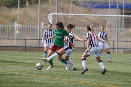 Alicia Redondo, autora del gol del triunfo, en un lance del partido ante el Castellón (TWITTER @DIRECTOFEMCDCS)