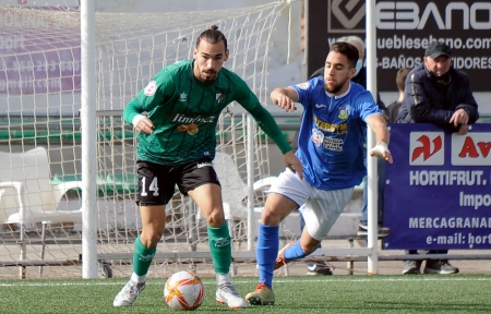 El CD Huétor Vega juega este domingo en casa ante la UD San Pedro (JOSÉ M. BALDOMERO) El CD Huétor Vega juega este domingo en casa ante la UD San Pedro (JOSÉ M. BALDOMERO)