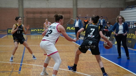 Nauwelaers fue la jugadora más destacada de las nazaríes (RACA) Nauwelaers fue la jugadora más destacada de las nazaríes (RACA)