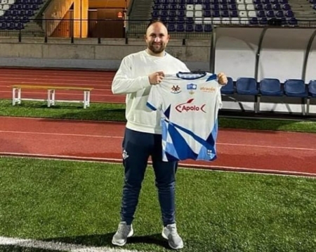 Dani Camarero en su presentación como nuevo entrenador del Loja CD (LOJA CD)