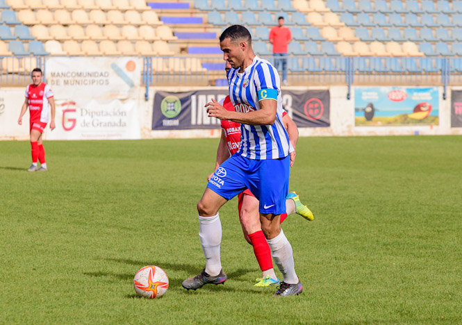 El central motrileño Darío de la Hoz fue de los jugadores más destacados (SEMANARIO MUCHO DEPORTE)