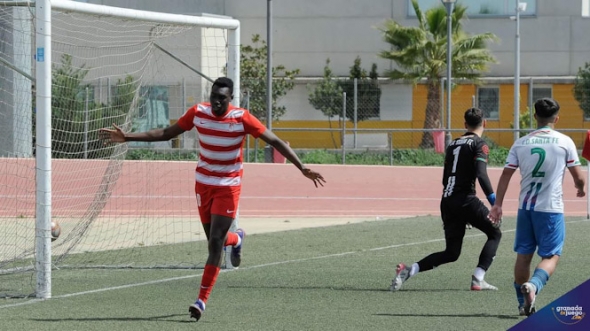 Samu marcó dos goles en la victoria del Granada juvenil (JOSÉ M. BALDOMERO / ARCHIVO) Samu marcó dos goles en la victoria del Granada juvenil (JOSÉ M. BALDOMERO / ARCHIVO)