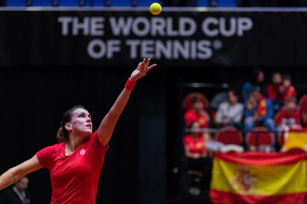 Nuria Párrizas ejecuta un saque durante la Billie Jean King Cup (RFET/ ARCHIVO) Nuria Párrizas ejecuta un saque durante la Billie Jean King Cup (RFET/ ARCHIVO)
