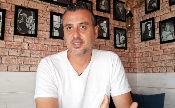 Óscar Sierra, ex entrenador del Atlético La Zubia, durante una entrevista (GRJ) Óscar Sierra, ex entrenador del Atlético La Zubia, durante una entrevista (GRJ)