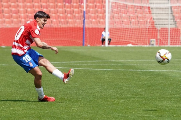 Echu en el partido ante Atlético Levante (JOSÉ M. BALDOMERO) Echu en el partido ante Atlético Levante (JOSÉ M. BALDOMERO)
