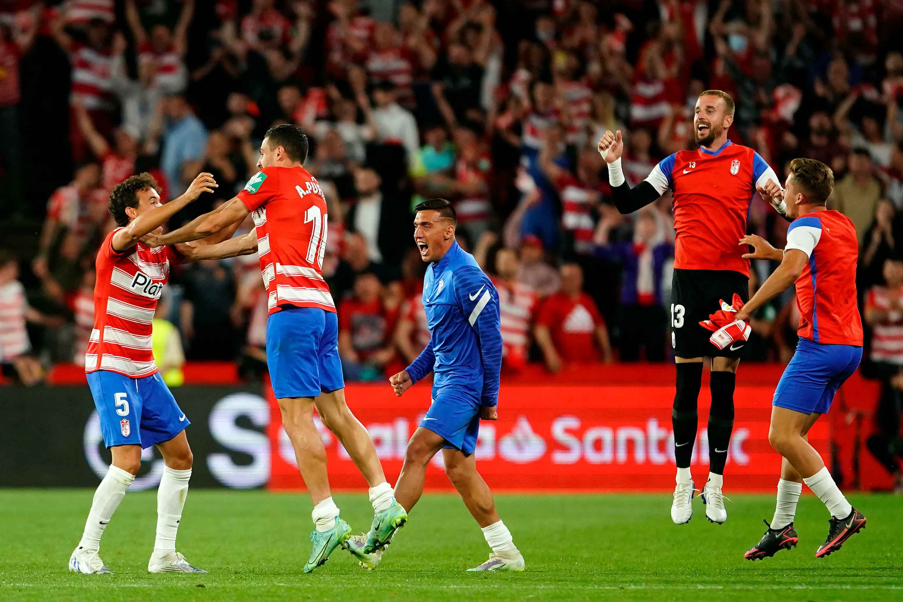 El Granada podría celebrar hoy la permanencia en Primera División (PEPE VILLOSLADA / GCF)