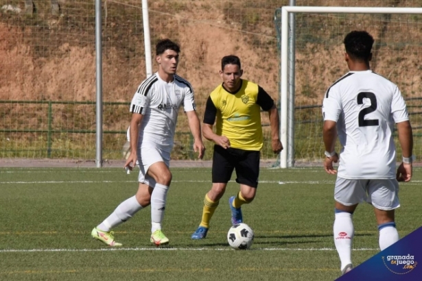 Alberto se ha estrenado como golpeador en el FC Cubillas (JOSÉ M. BALDOMERO) 