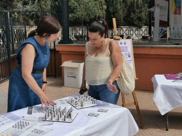 Cecilia Fernández y Rebeca Sánchez Cecilia Fernández y Rebeca Sánchez