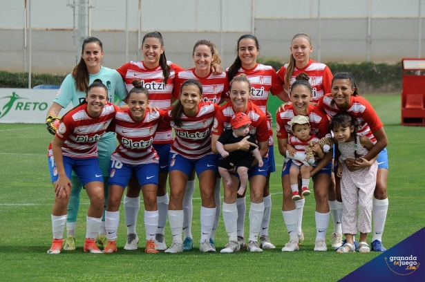 Once del Granada Femenino en su último partido en casa de la temporada ante el Madrid B (JOSÉ M. BALDOMERO) Once del Granada Femenino en su último partido en casa de la temporada ante el Madrid B (JOSÉ M. BALDOMERO)