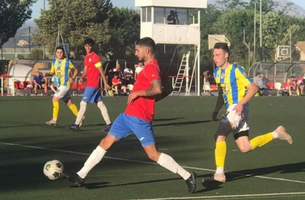 El CD Navas mordió el polvo ante el Cúllar Vega CF (CÚLLAR VEGA CF) El CD Navas mordió el polvo ante el Cúllar Vega CF (CÚLLAR VEGA CF)