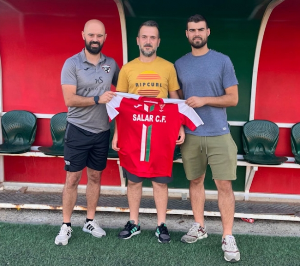Carmelo Jaimez ha sido presentado como entrenador del Salar CF (SALAR CF) Carmelo Jaimez ha sido presentado como entrenador del Salar CF (SALAR CF)