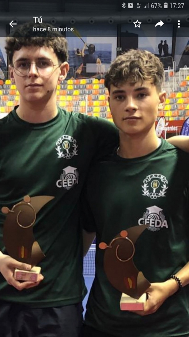 Iván Puertas y Martín Reche con sus medallas 