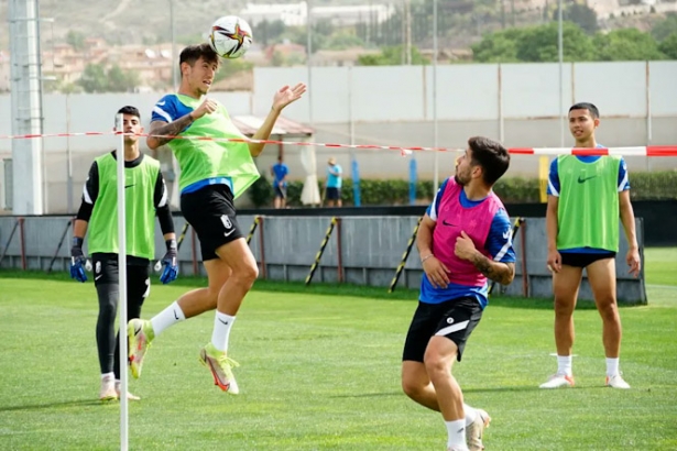 El Recreativo empieza su pretemporada (CANTERA NAZARÍ) El Recreativo empieza su pretemporada (CANTERA NAZARÍ)