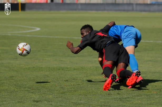 El partido fue muy intenso (GRANADA CF)