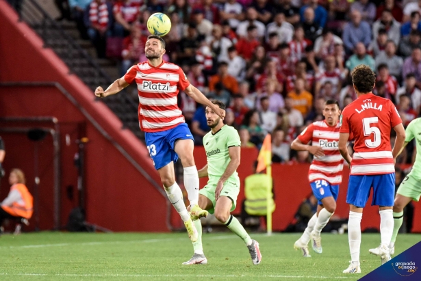 Imagen de un partido del Granada CF (JOSÉ M. BALDOMERO) Imagen de un partido del Granada CF (JOSÉ M. BALDOMERO)