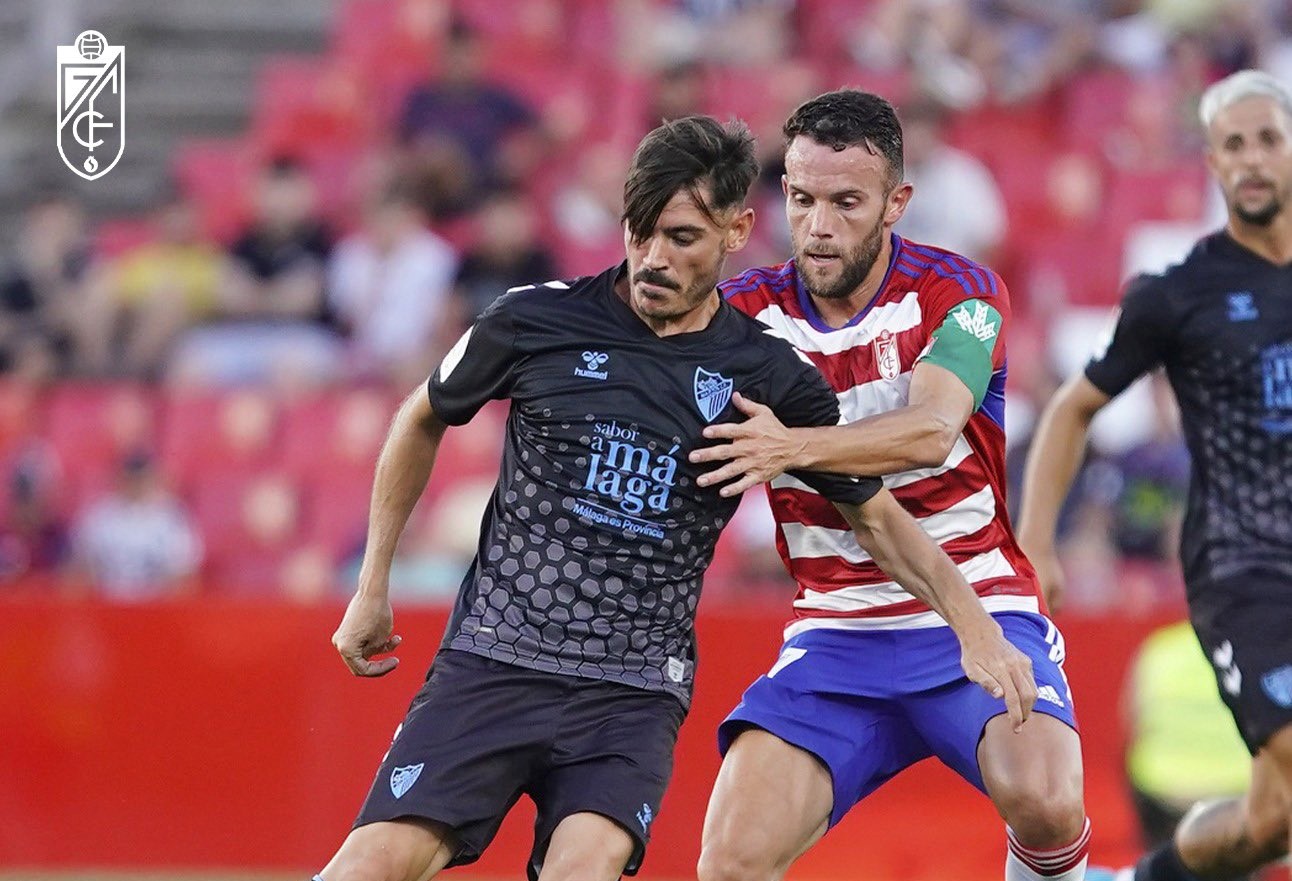 El Granada no pudo llevarse su trofeo ante el Málaga (PEPE VILLOSLADA / GCF)