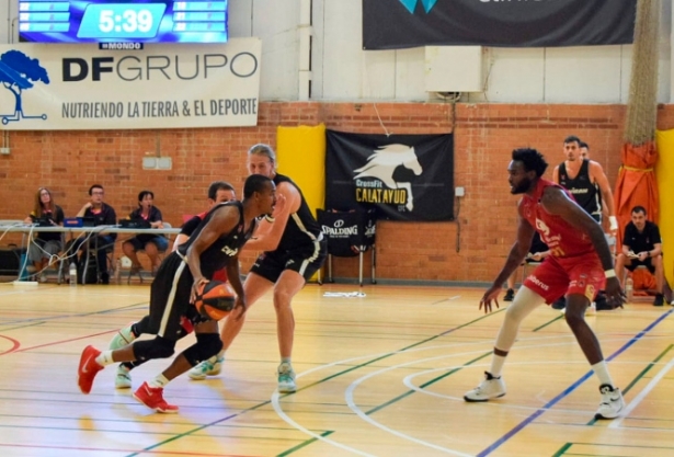 Alex Renfroe busca la penetración (FUNDACIÓN CB GRANADA) Alex Renfroe busca la penetración (FUNDACIÓN CB GRANADA)