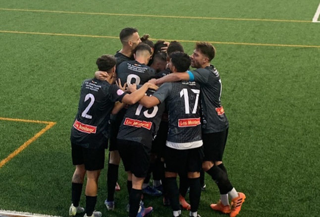El CD Espárrago de Huétor Tájar celebra el tercer gol (CD HUÉTOR TÁJAR) 