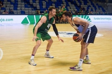 Dejan Todorovic en el partido ante Unicaja (FERMÍN RODRÍGUEZ / FUNDACIÓN CB GRANADA) Dejan Todorovic en el partido ante Unicaja (FERMÍN RODRÍGUEZ / FUNDACIÓN CB GRANADA)
